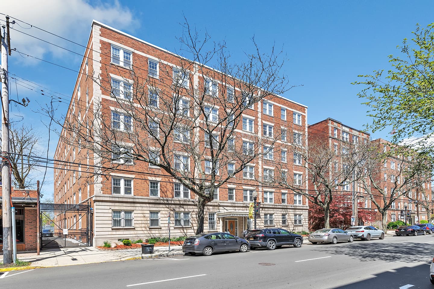 Building-Exterior-03-Howe-Place-New-Haven-CT-4