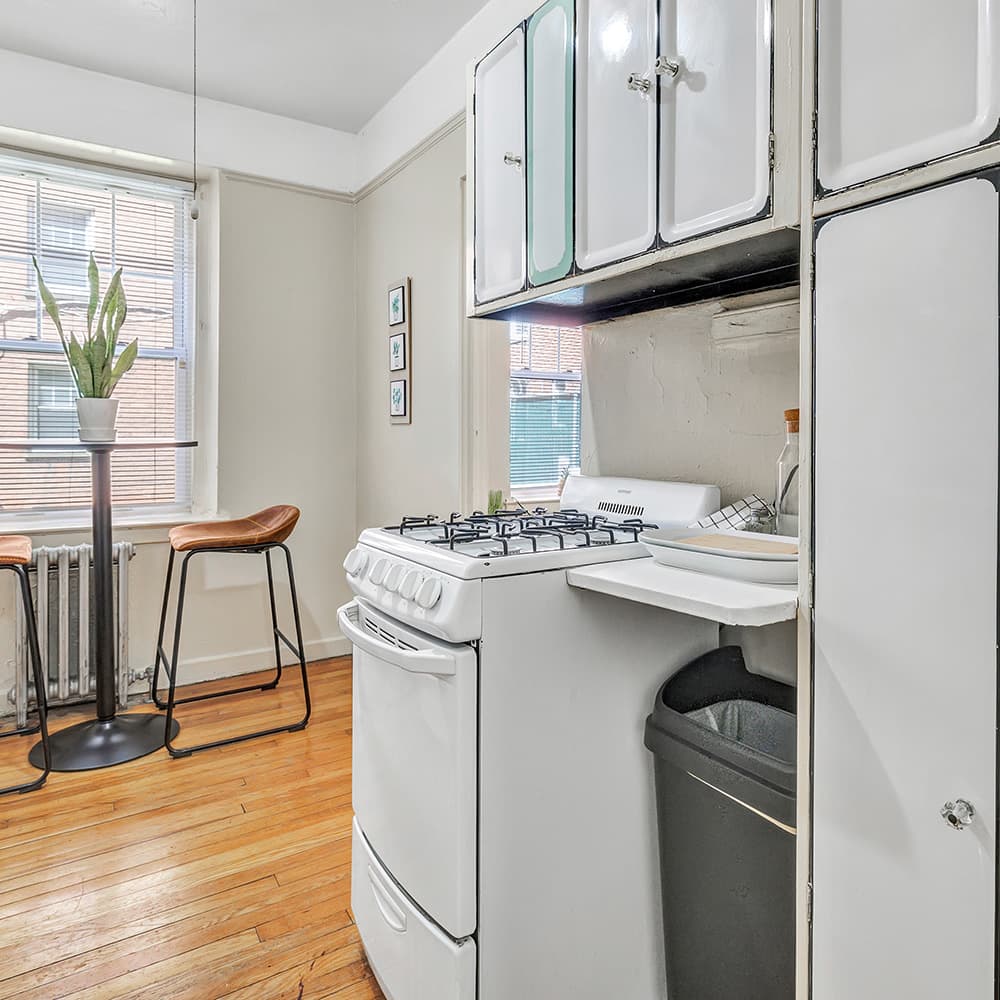 Model-Kitchen-01-Howe-Place-New-Haven-CT-4