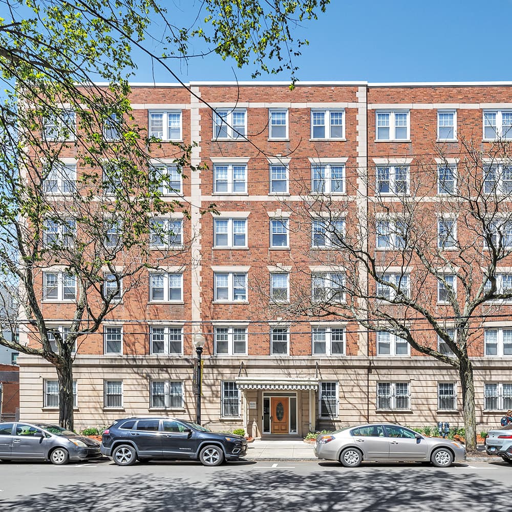 Building-Exterior-01-Howe-Place-New-Haven-CT-4