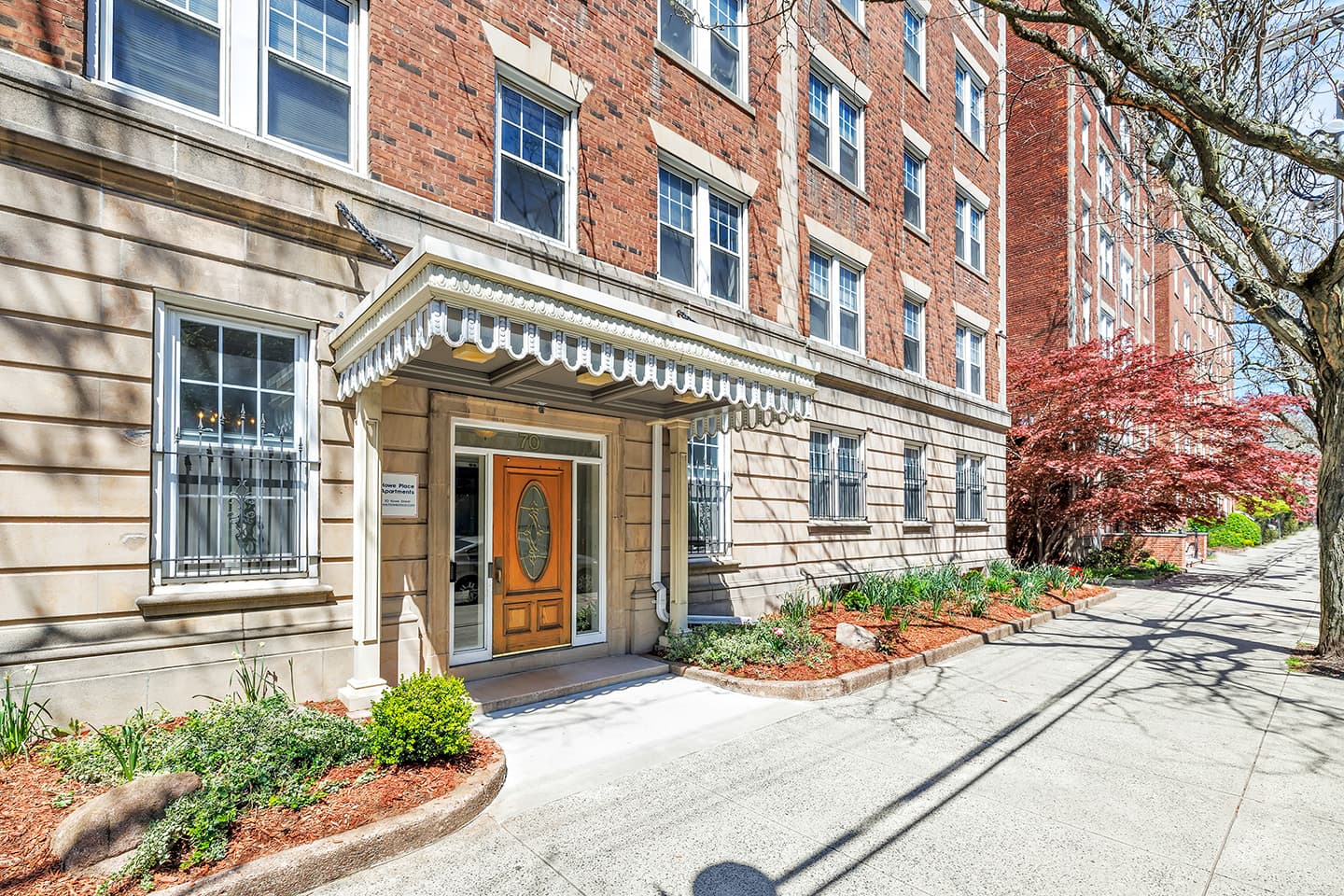 Building-Exterior-08-Howe-Place-New-Haven-CT-4