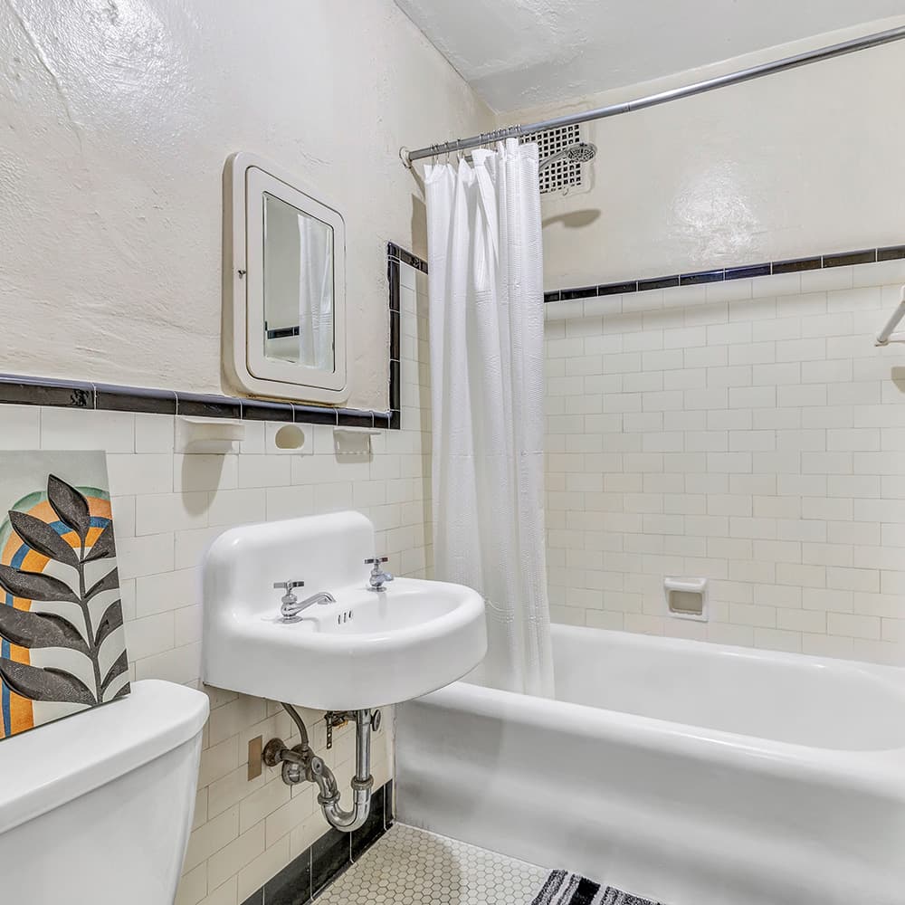 Model-Bathroom-02-Howe-Place-New-Haven-CT-4