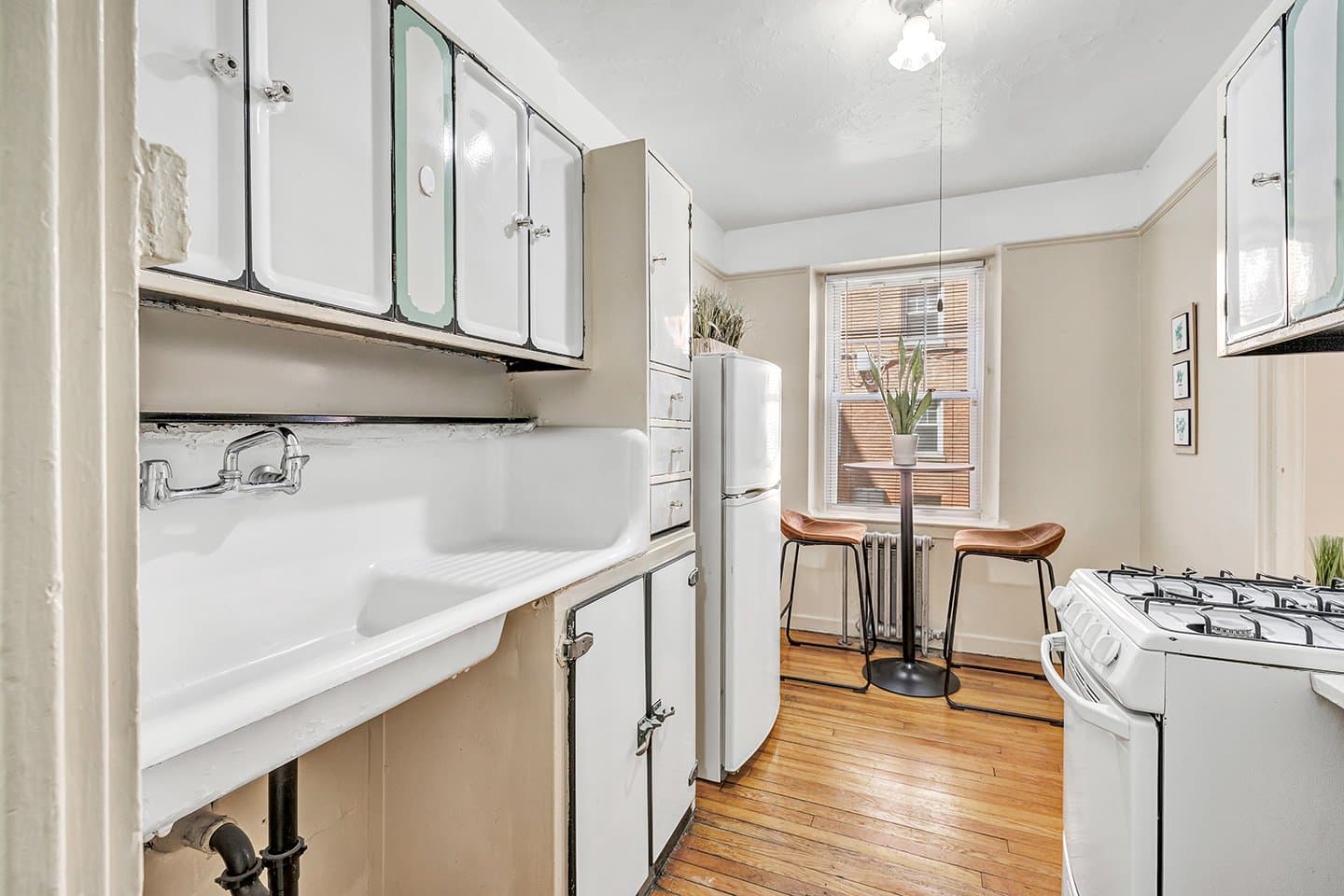 Model-Kitchen-02-Howe-Place-New-Haven-CT-4